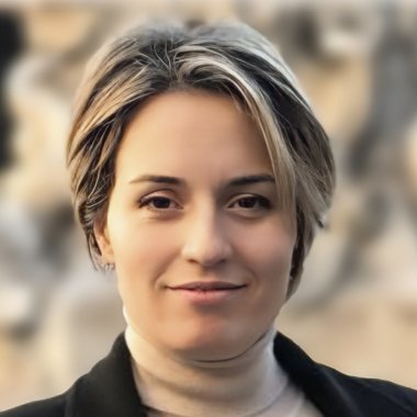 Adela R. - Freelance Brand Designer