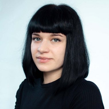 Ella B. - Freelance Creative Director