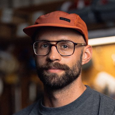 Elliot W. - Freelance Cinematographer