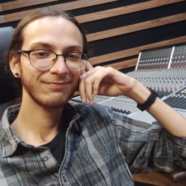 Dani E. - Freelance Mixing Engineer
