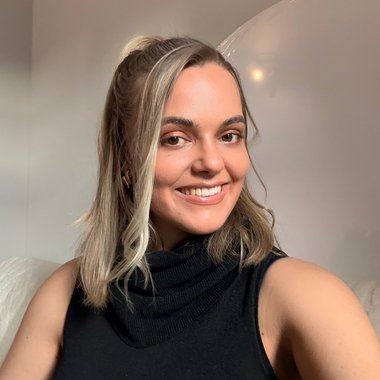 Isabella W. - Freelance Content Creator
