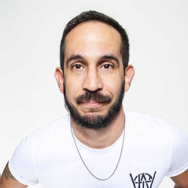 Luis A. - Freelance Designer