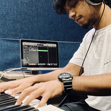 Akshay U. - Freelance Musician
