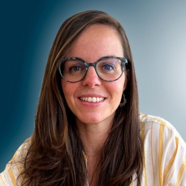Margarida D. - Freelance Graphic Designer