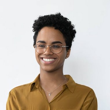 Anora W. - Freelance Image Editor