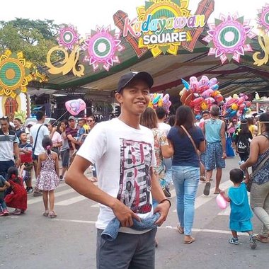 JhonEric - Freelance Dancer