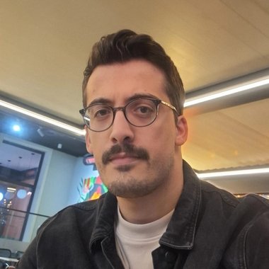 Oğuzhan E. - Freelance Graphic Designer