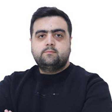 Babek M. - Freelance Graphic Designer