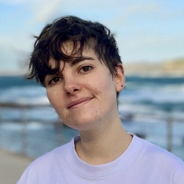 Saachi O. - Freelance Graphic Designer