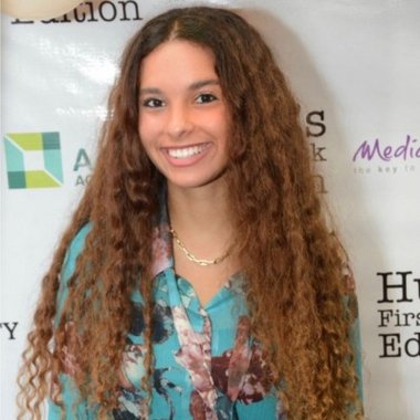 Maya H. - Freelance Singer