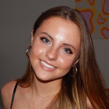 Indy P. - Freelance Graphic Designer