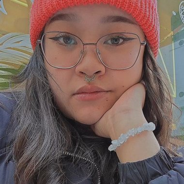 Vicky L. - Freelance Graphic Designer