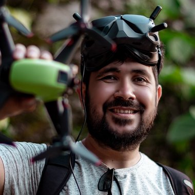gundo - Freelance Videographer