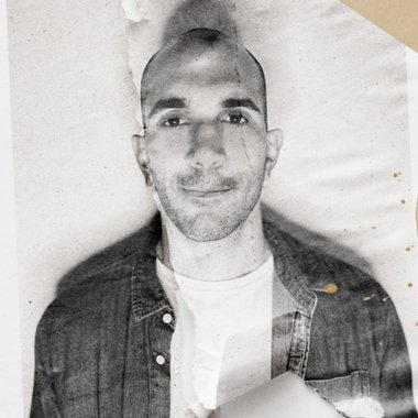 Leo C. - Freelance Graphic Designer