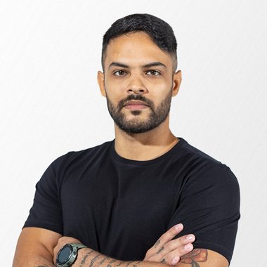 Gil G. - Freelance Logo Designer