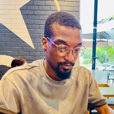 Leroy M. - Freelance Social Media Freelancer