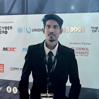 Shathiya S. - Freelance Web Developer