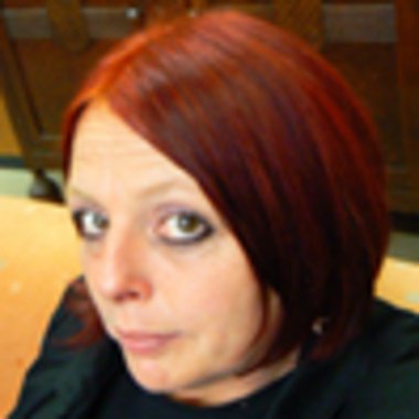 Julie F. - Freelance Designer