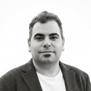 Álvaro A. - Freelance Designer