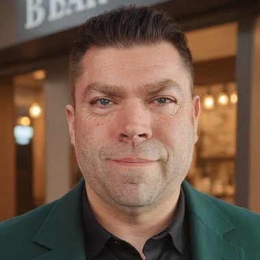 Stephen J. - Freelance Social Media Manager