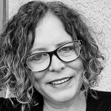 Jennifer M. - Freelance Graphic Designer