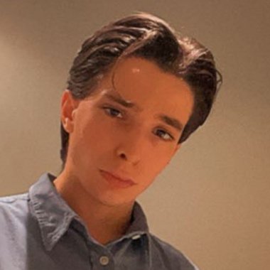 Tomás L. - Freelance Logo Designer