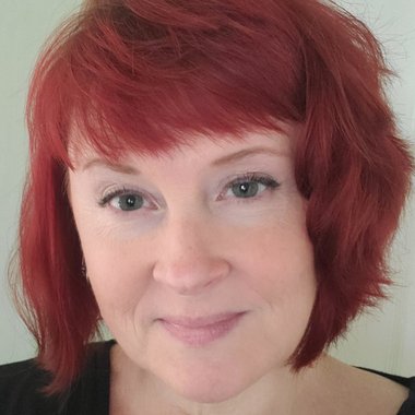 Kristen N. - Freelance Wardrobe