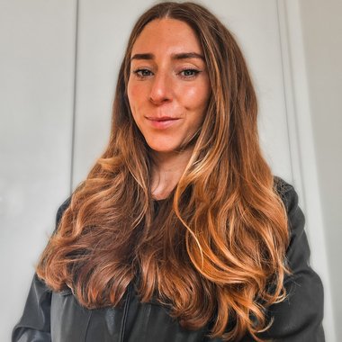 AMY S. - Freelance Wardrobe
