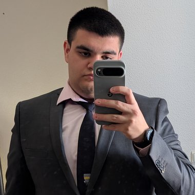 Xavier S. - Freelance Graphic Designer