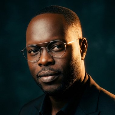 Samora O. - Freelance Graphic Designer