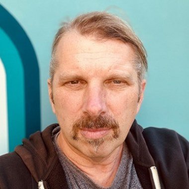 Louis C. - Freelance Graphic Designer