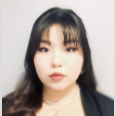 Eleonora B. - Freelance Brand Designer