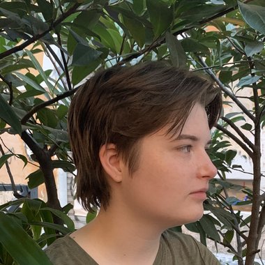 Ava M. - Freelance Image Editor