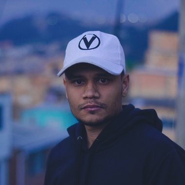 Luis S. - Freelance Artworker