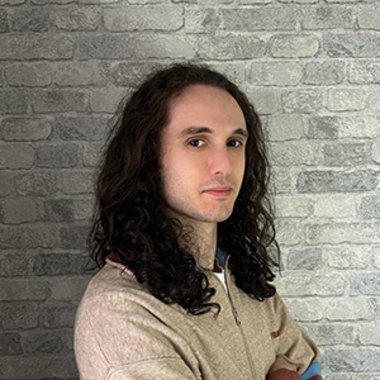 Victor L. - Freelance Designer