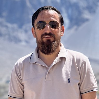 hayat123 - Freelance Graphic Designer