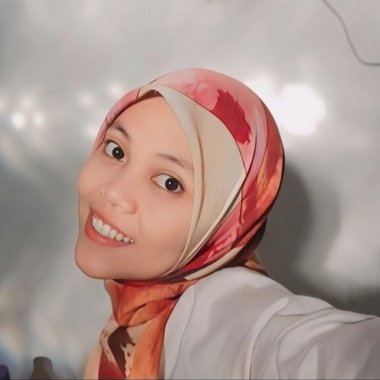 SHELY R. - Freelance Screenwriter