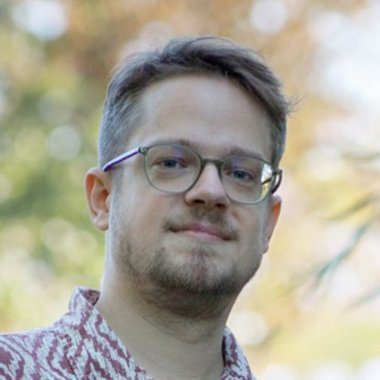 Matej H. - Freelance Graphic Designer