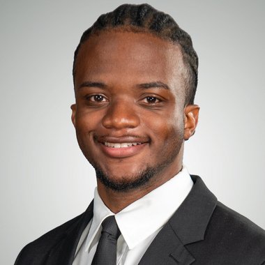 Amir S. - Freelance Presentation Designer