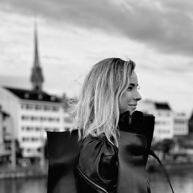 Oana T. - Freelance Packaging Designer