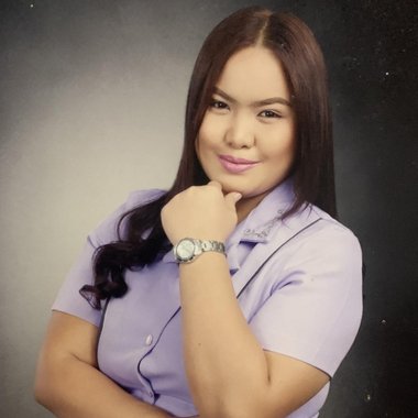 Omaima - Freelance Graphic Designer