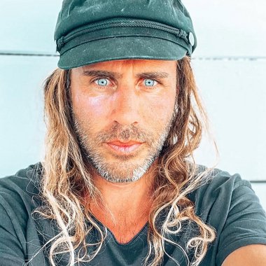 Manu L. - Freelance Digital Marketer