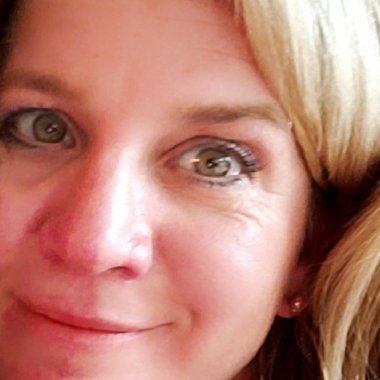 Jen R. - Freelance Singer