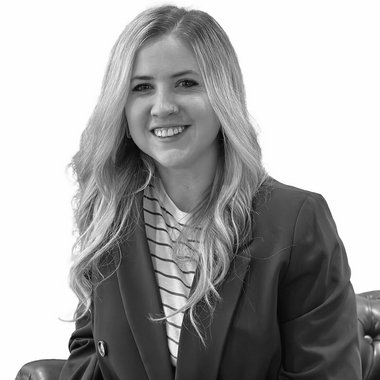 Lauren P. - Freelance Graphic Designer