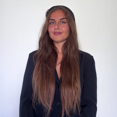 Elena R. - Freelance Graphic Designer