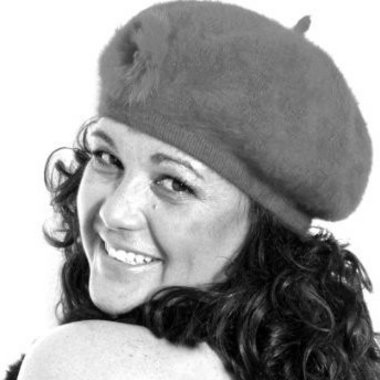 Melanie R. - Freelance Content Creator