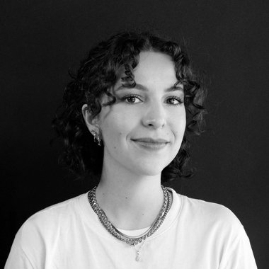 Elise F. - Freelance Designer