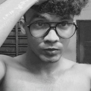 r0shanr0y - Freelance Graphic Designer