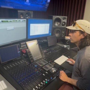 Santiago C. - Freelance Musician