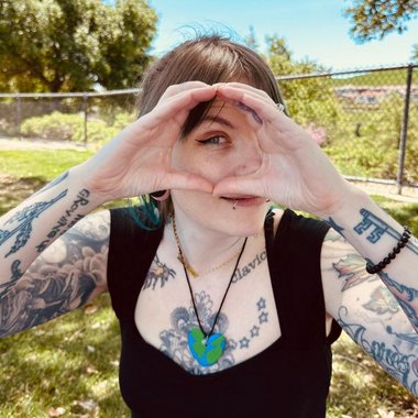 kristen182 - Freelance Video Editor